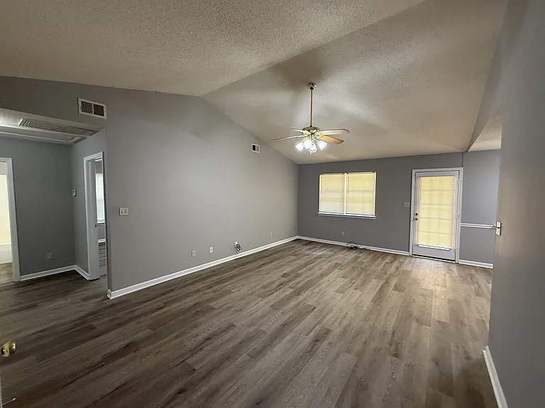 367 Templeton Dr — Photo 19