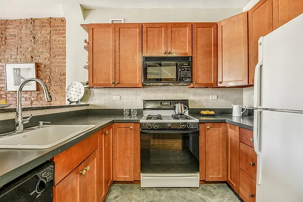 Sold by Compass | media 6