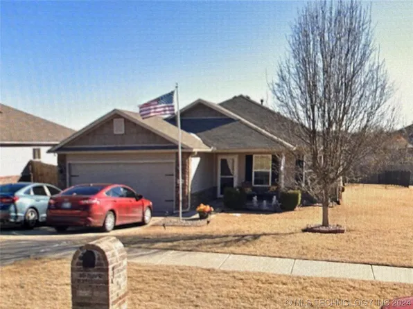 1380 Panther Ln, Sapulpa, OK 74066