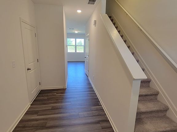 4th image of 209 Swindon Dr