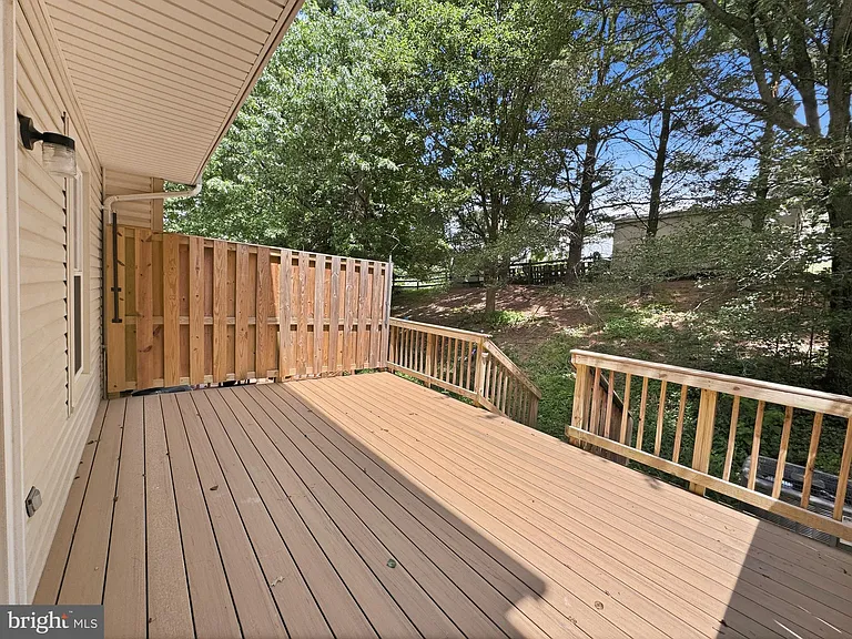1107 Oak View Dr — Photo 14