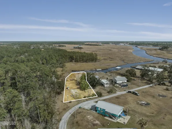 4052 Mulatta Rd, Pearlington, MS 39572
