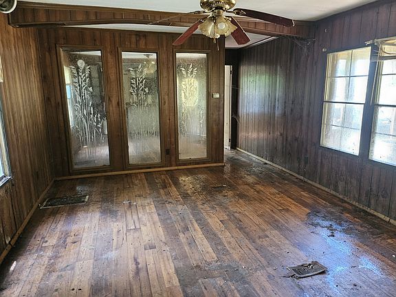 3rd image of 308 Chance Dale Rd