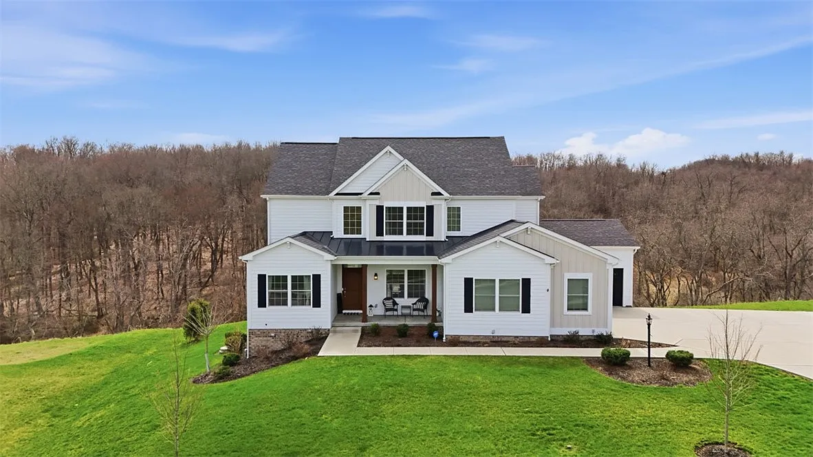 213 Hickory Ln photo 1