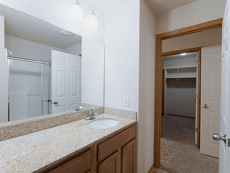 8815 Venice Ln — Photo 38