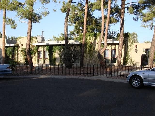 beautiful well kept quiet 4 plex
