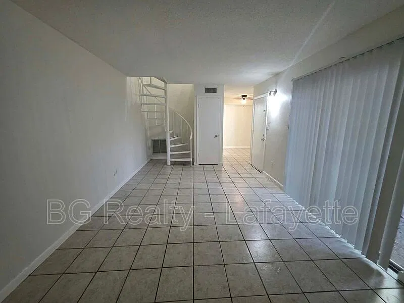 2 bed, 1.5 bath, 950 sqft, $975 — Photo 3