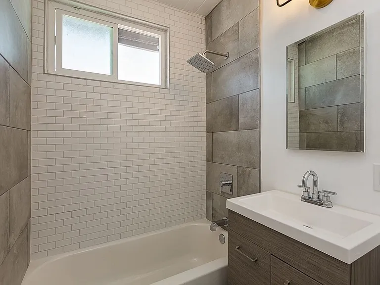 Pine Crest Apartments — Photo 23