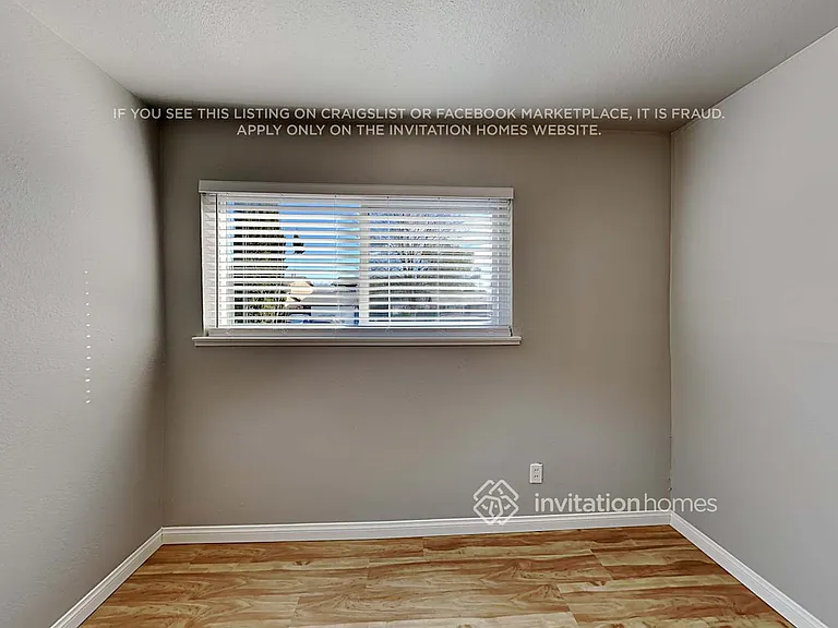 1104 Charles St — Photo 12