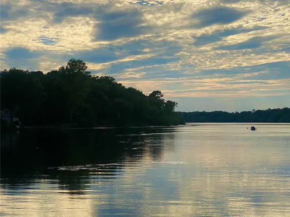 208 Forge Road, Calverton, NY 11933