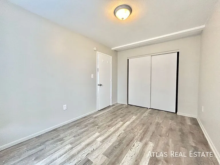 331 N Columbine St #D — Photo 15