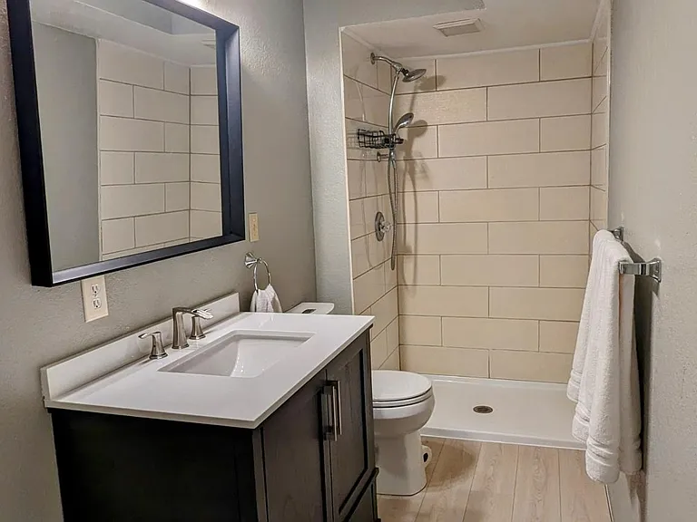 7305 Yew St — Photo 6