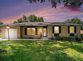 8812 Oak Trafficway, Kansas City, MO 64155