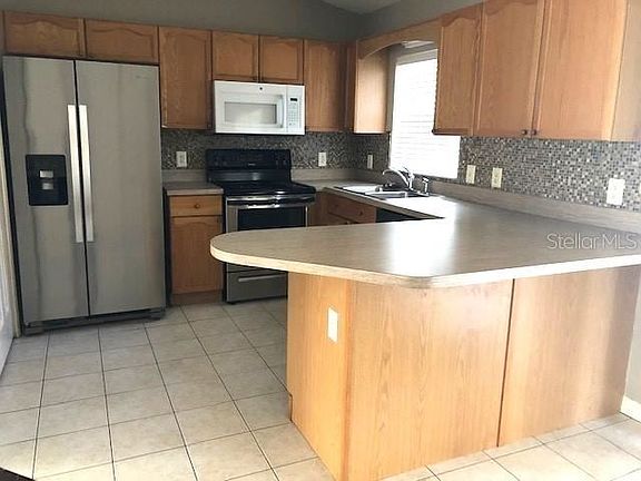 5th image of 2662 Tremont Dr