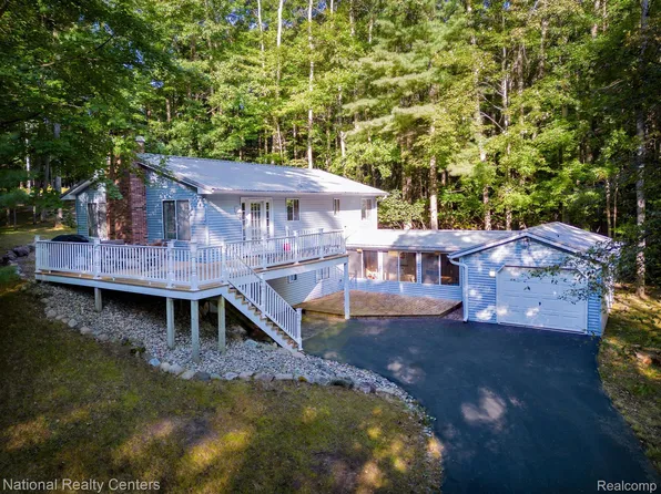 9770 Golf Port Dr, Stanwood, MI 49346