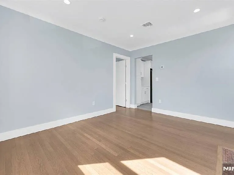 229 Columbia Ave #2 — Photo 9