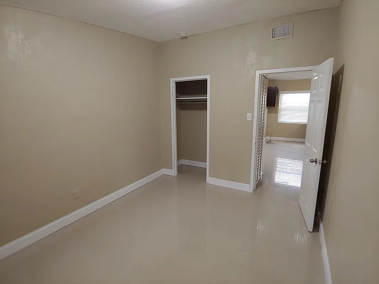 2347 Keith St — Photo 8