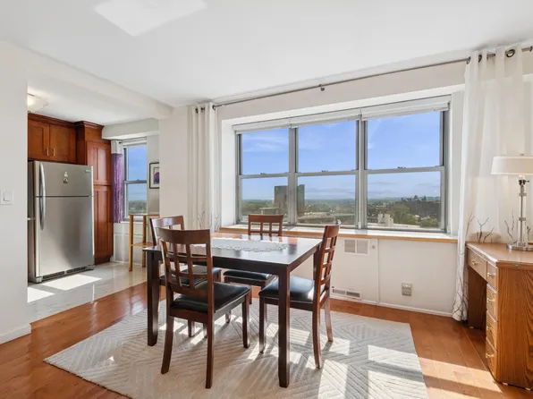 125-10 Queens Boulevard image 2 of 12