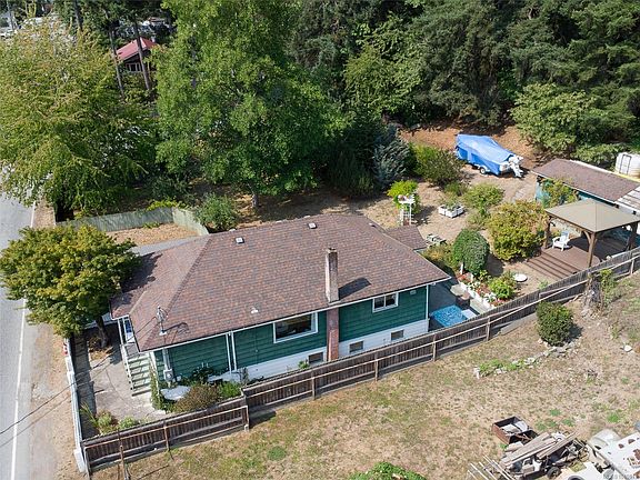 2nd image of 2148 Dick Ave