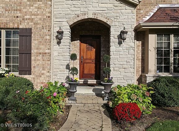 2nd image of 1450 Dartmouth Ln