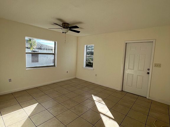 4th image of 520 N East St #3