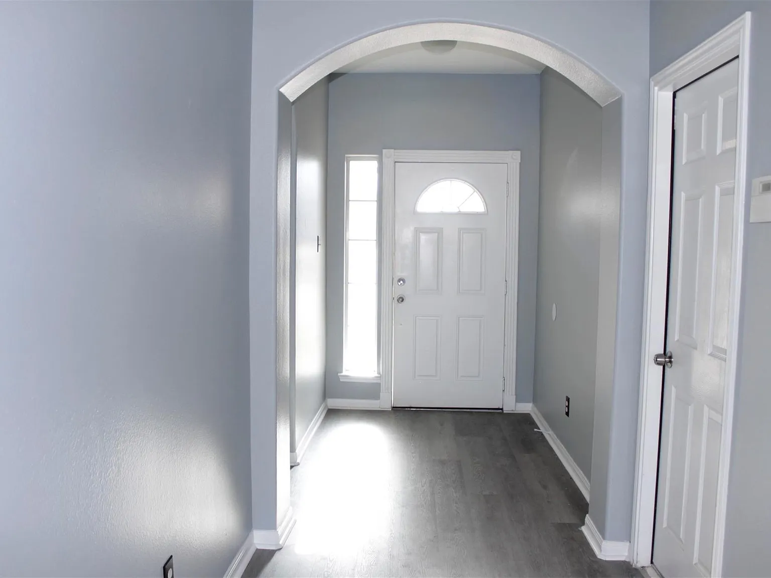 3 bed, 2.0 bath, 1291 sqft, $2,250 — Photo 4