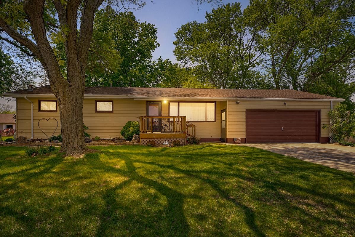 413 N 4th St, Mallard, IA 50562 Zillow