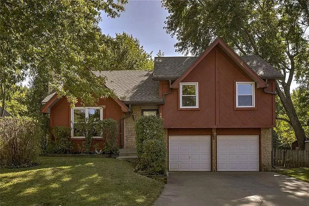 3 bed, 2.0 bath, 1312 sqft, $2,495 — Photo 1