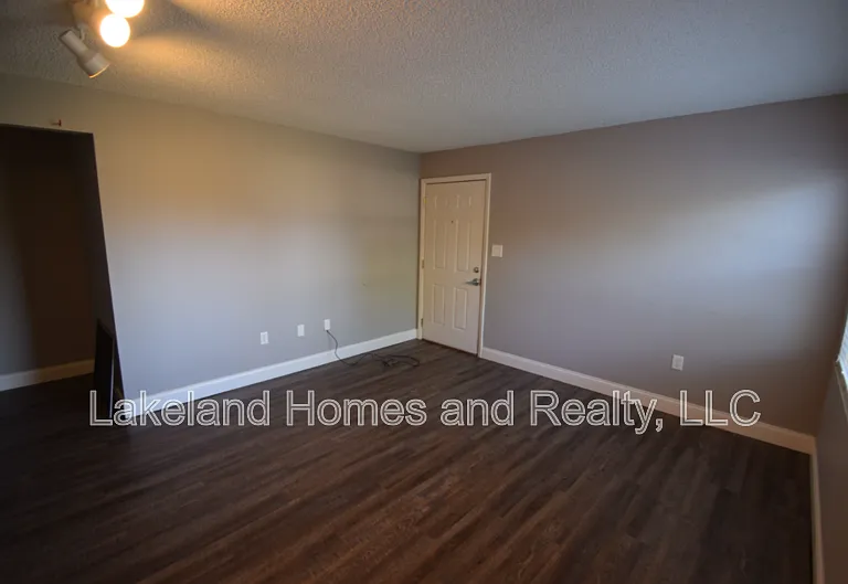 1005 S New York Ave #6 — Photo 4