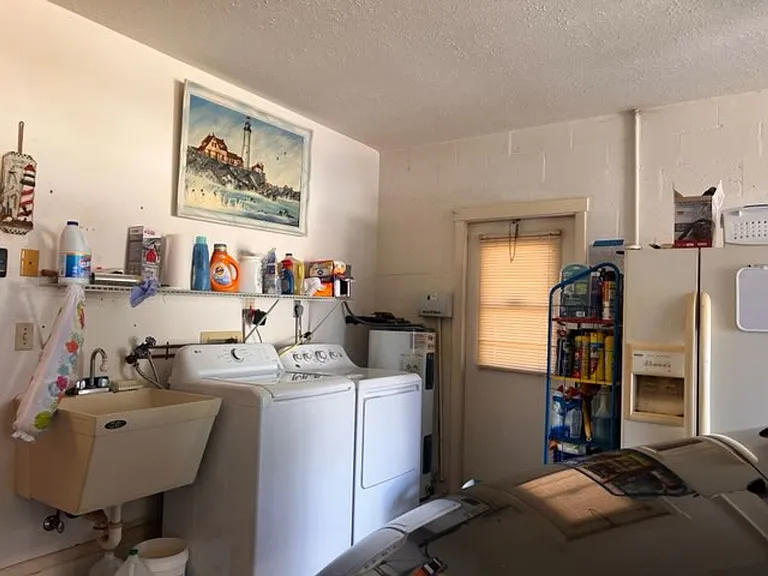 1551 Sussex Rd — Photo 30