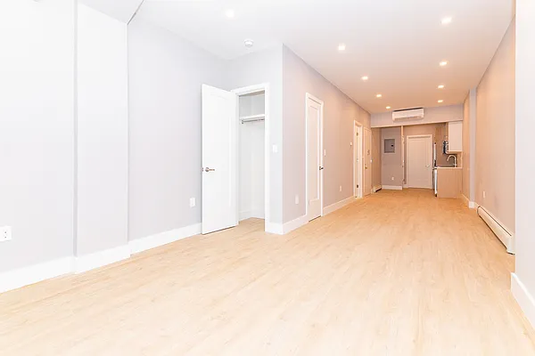 Rented by MySpaceNYC | media 29