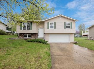 425 Morningside Dr, Saint Peters, MO 63376