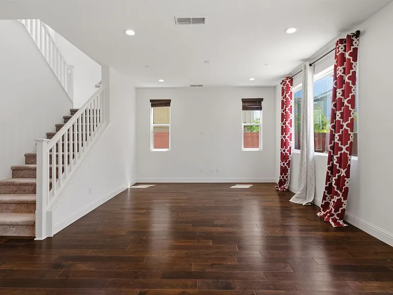 510 E Albertina Ave — Photo 37
