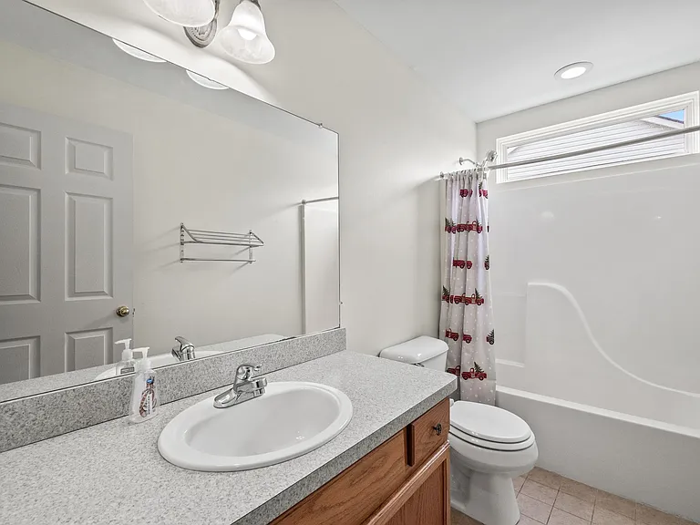 1254 Hartland St — Photo 18