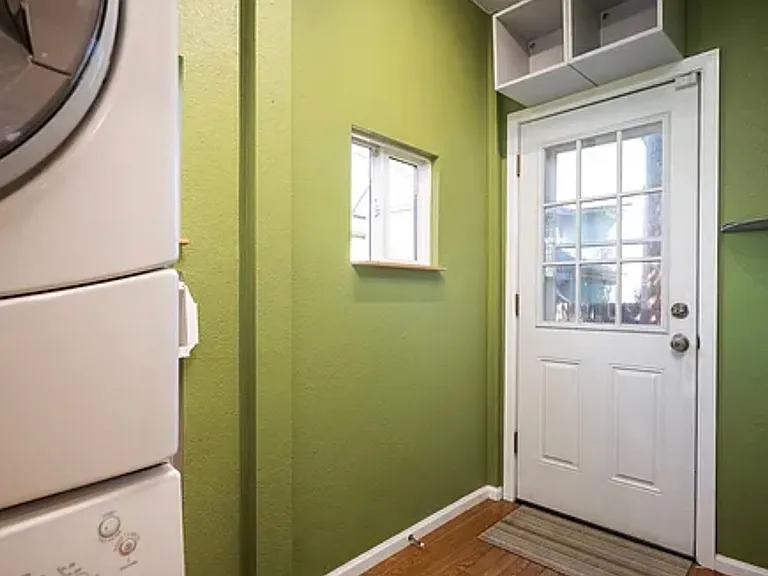 1325 E 27th Ave — Photo 11