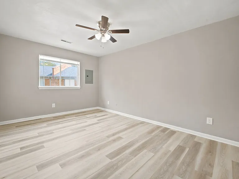 5385 E Princess Anne Rd #8 — Photo 13