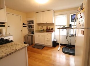 34 Clyde St #1R, Somerville, MA 02145
