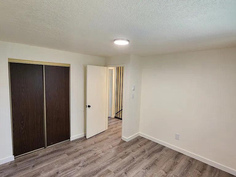 890 Dougherty Dr NE — Photo 28