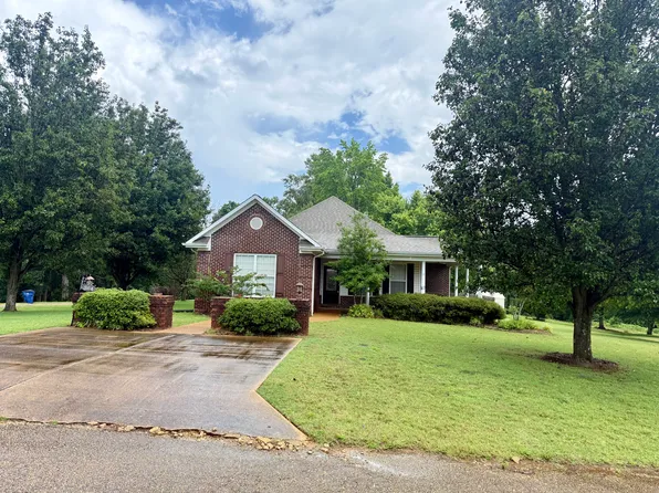 364 Springhill Dr, Pontotoc, MS 38863