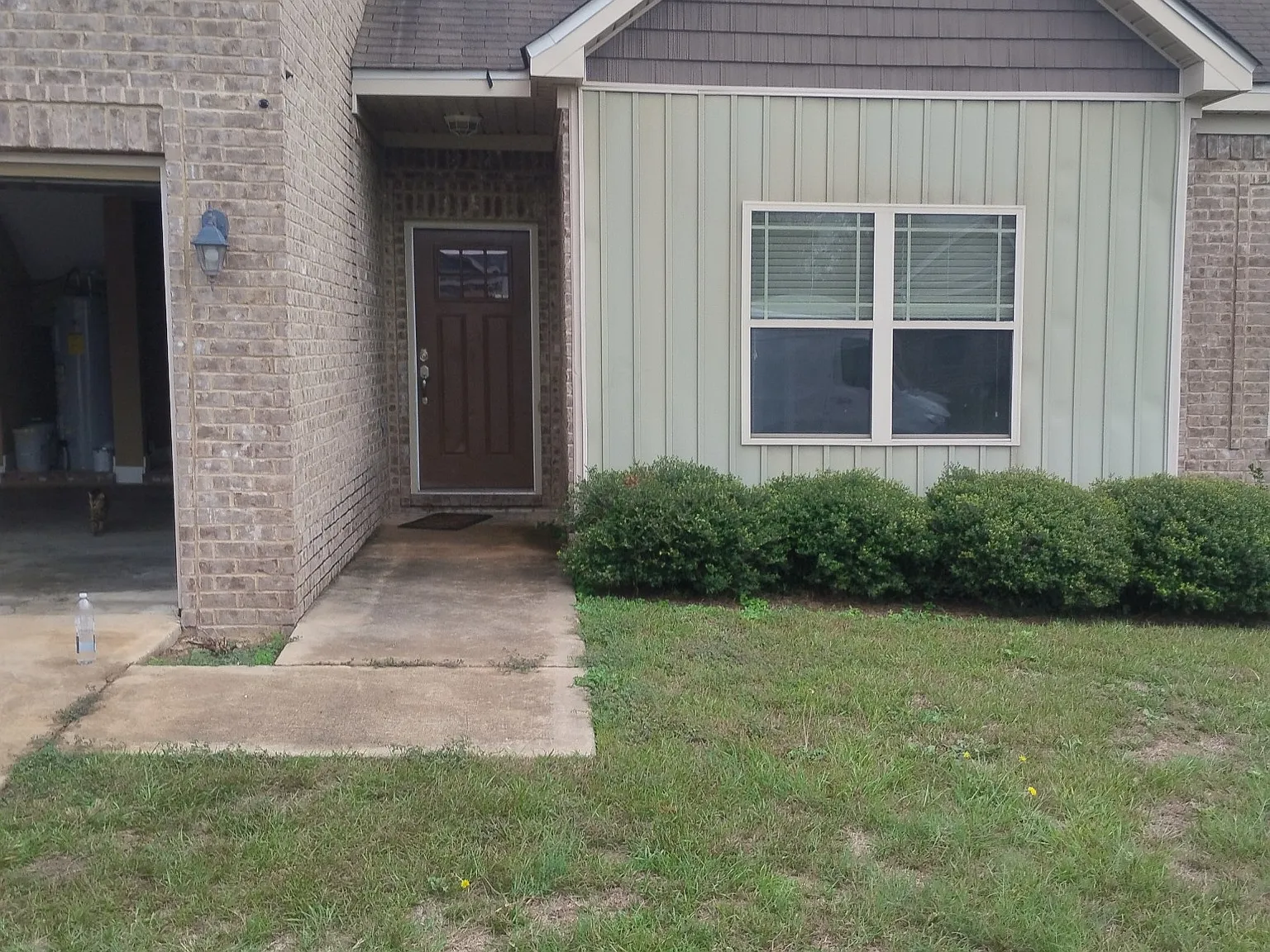 211 Lace Dr — Photo 2
