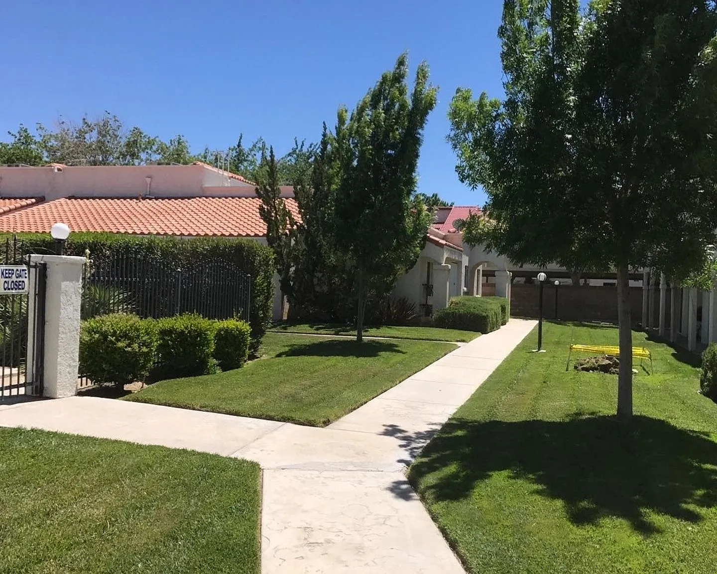 Desert Colony Townhomes — Photo 2