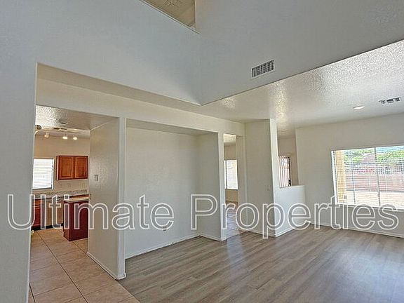 4th image of 6431 W Whyman Ave
