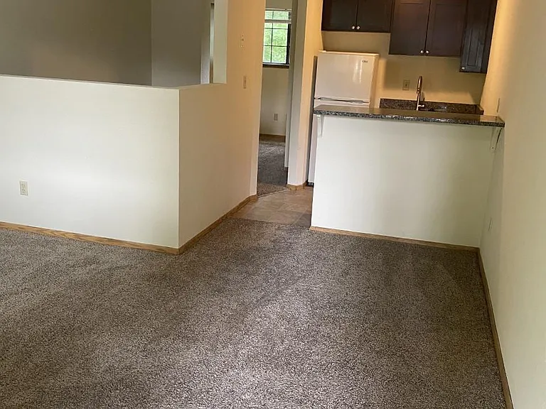 Aspen Apartments — Photo 4