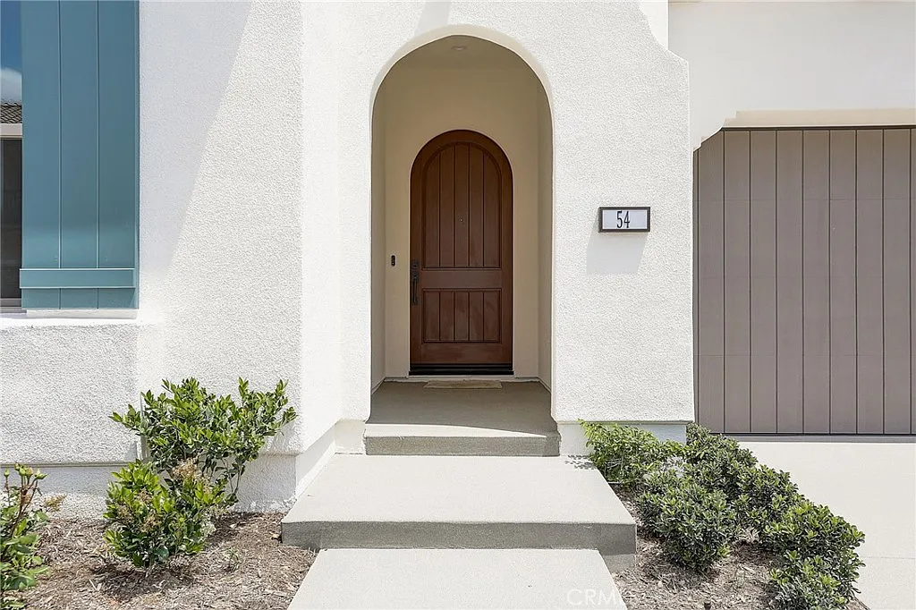 4 bed, 3.5 bath, 3427 sqft, $9,495 — Photo 4