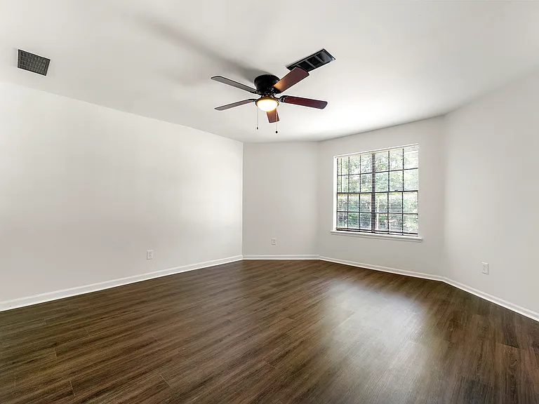 534 Woodcrest Manor Dr — Photo 17