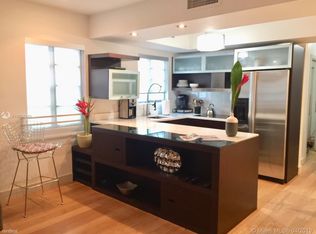 930 10th St, Miami Beach, FL 33139
