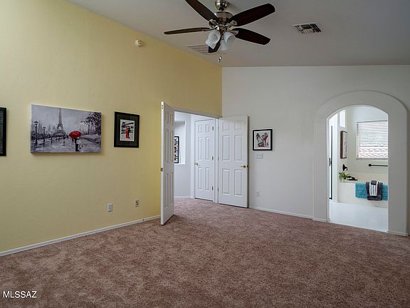 5th image of 206 E Thomas Jefferson Way