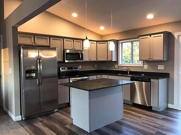 2nd image of 1196 Gemstone Pointe Dr