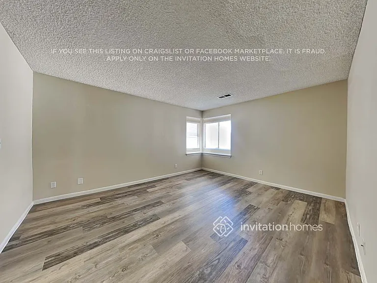 7368 Atwood Ave — Photo 15
