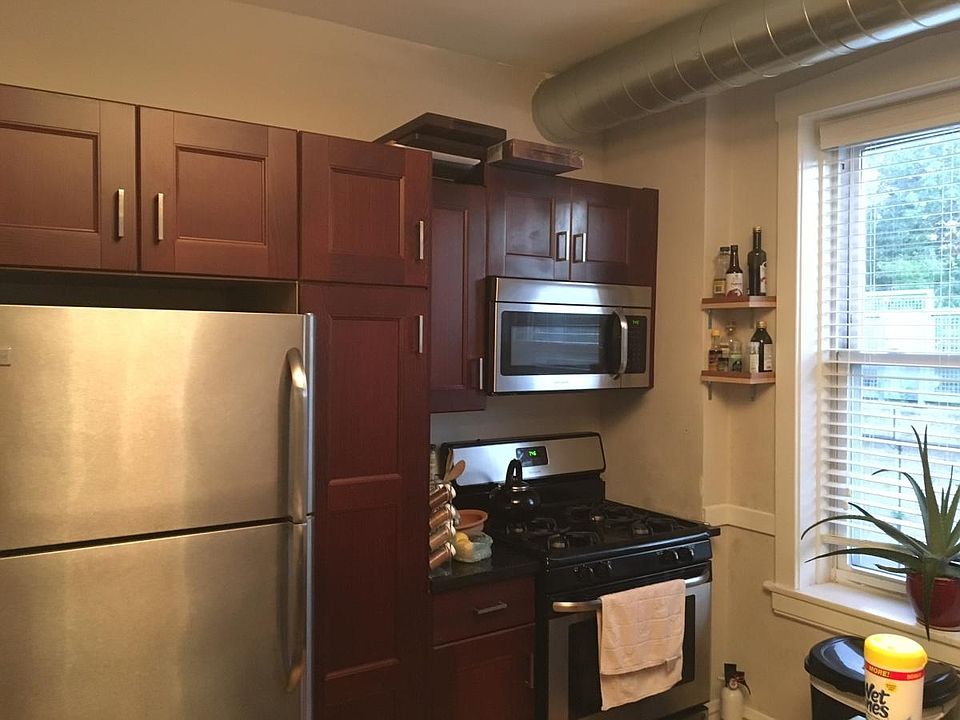 2nd image of 1800 N Honore St APT 2F